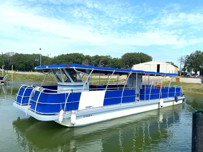 Miss Teena Party Boat thumbnail 2